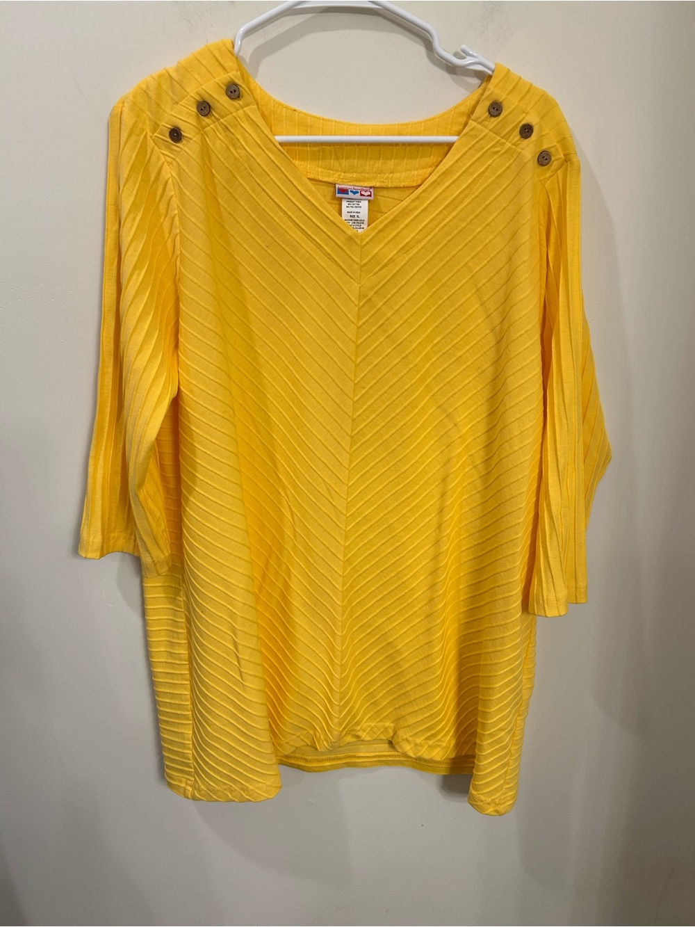 American Sweetheart Sunny V-Neck Button Shoulder Tunic Top - Yellow XL. NEW